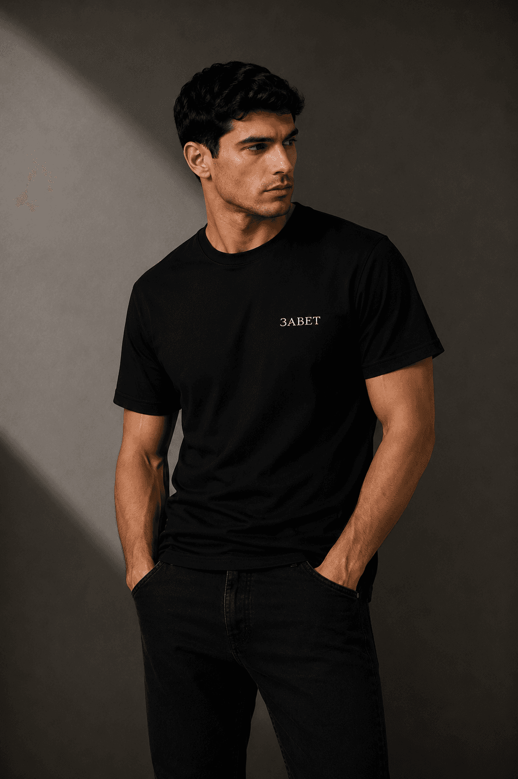 Regular fit tee - Crna