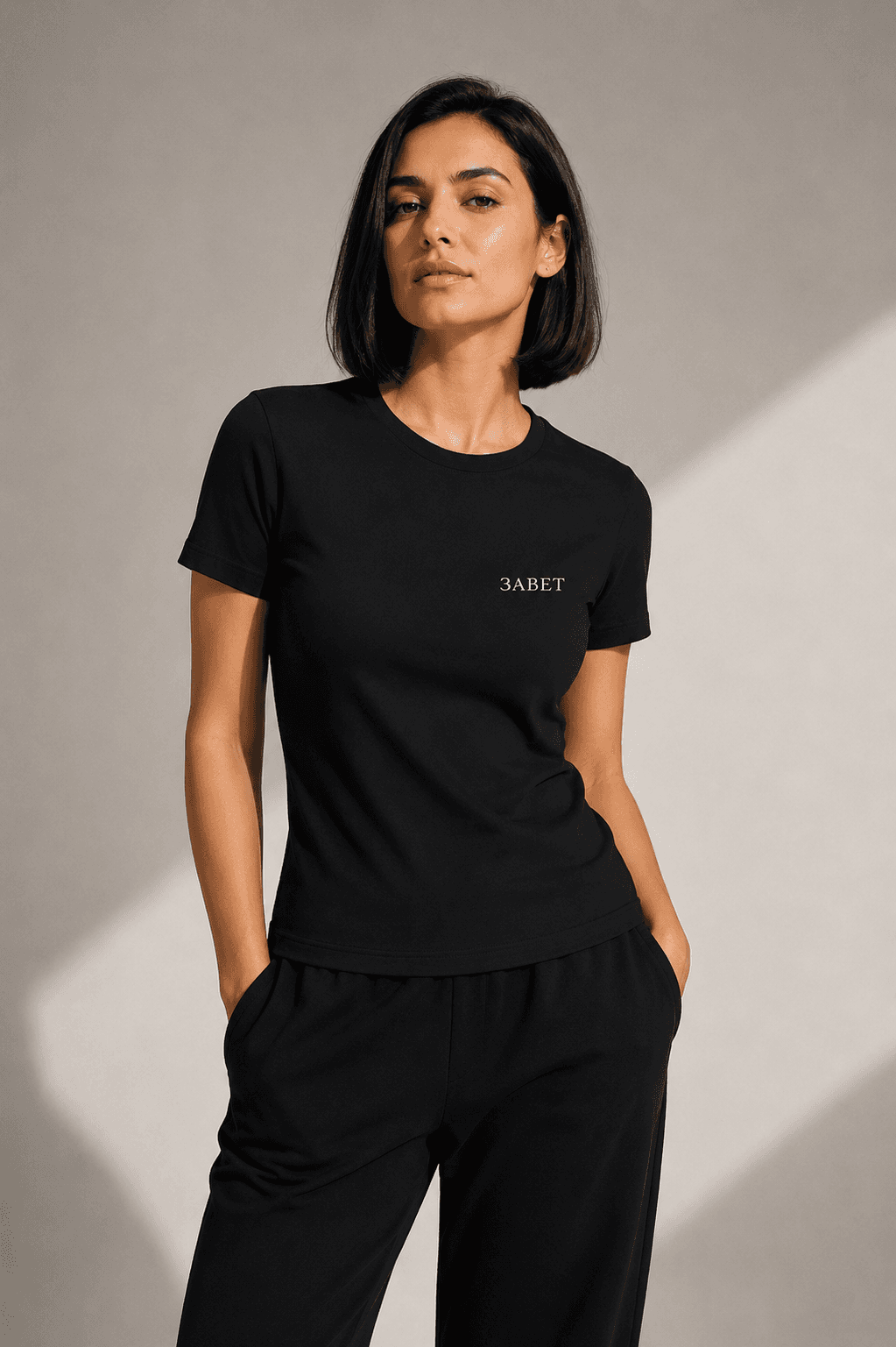 Regular fit tee - Crna